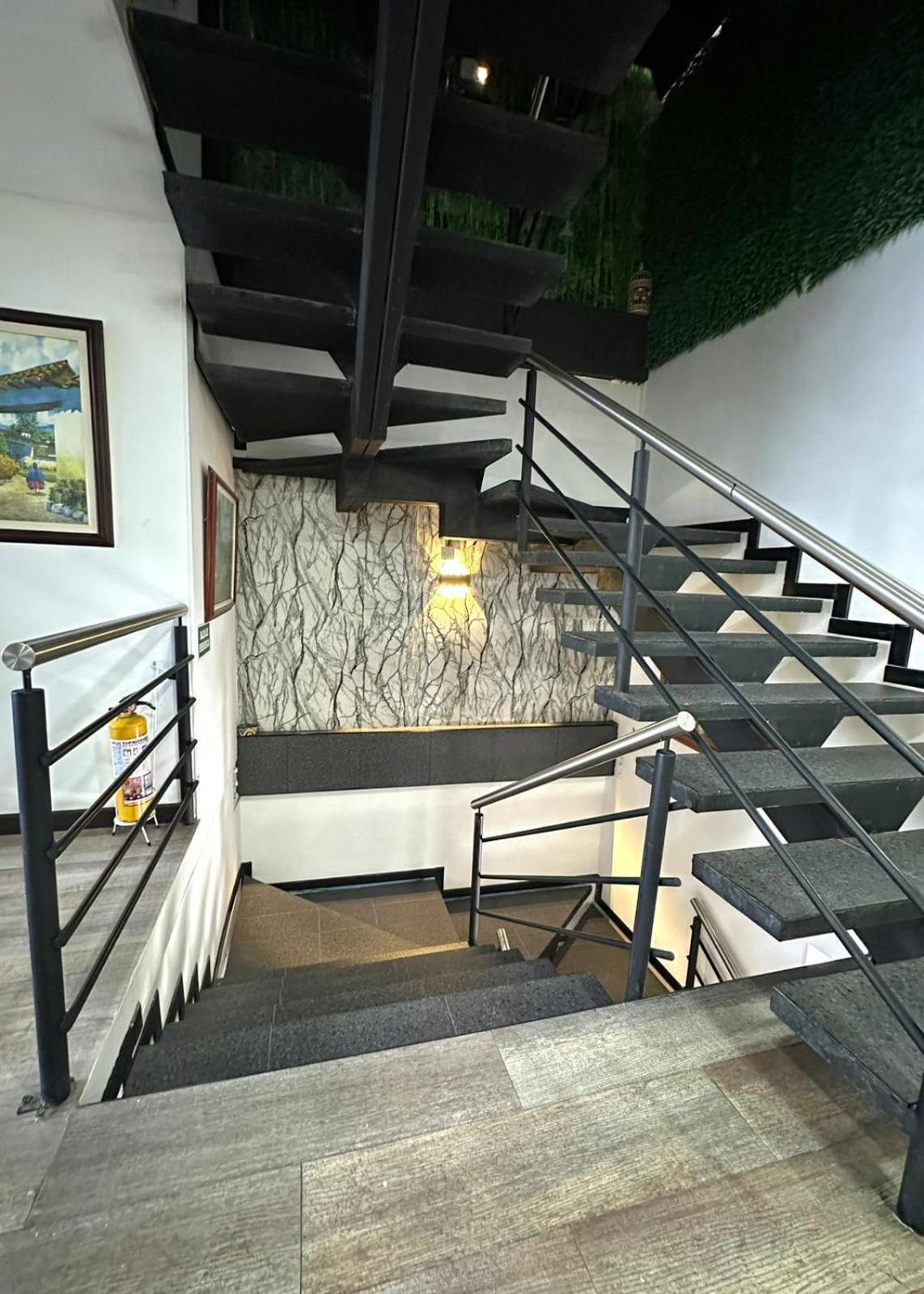 Hotel Los Maderos Калі Екстер'єр фото